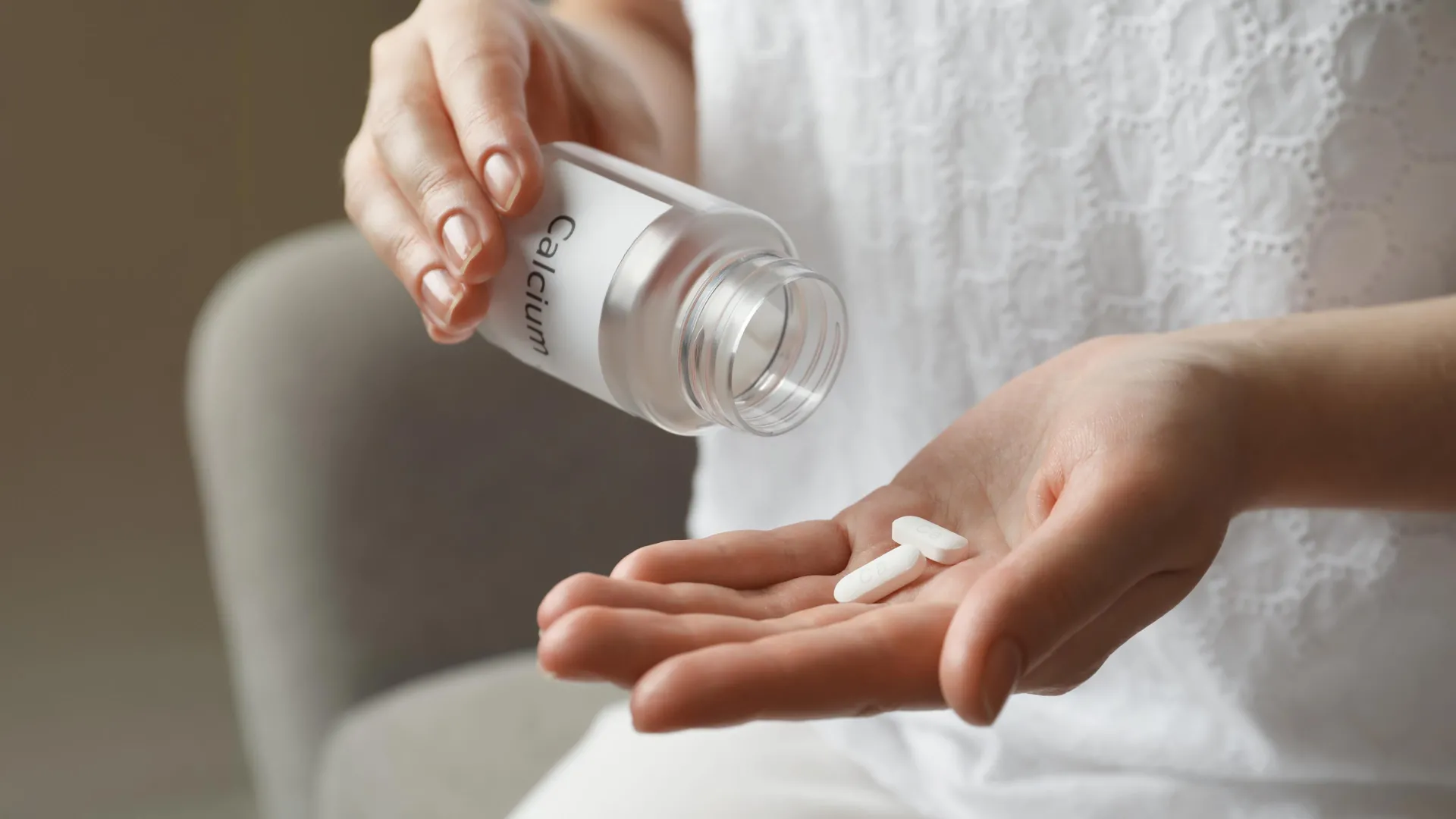 과학자들은 칼슘과 치매에 대한 오해를 폭로했습니다.