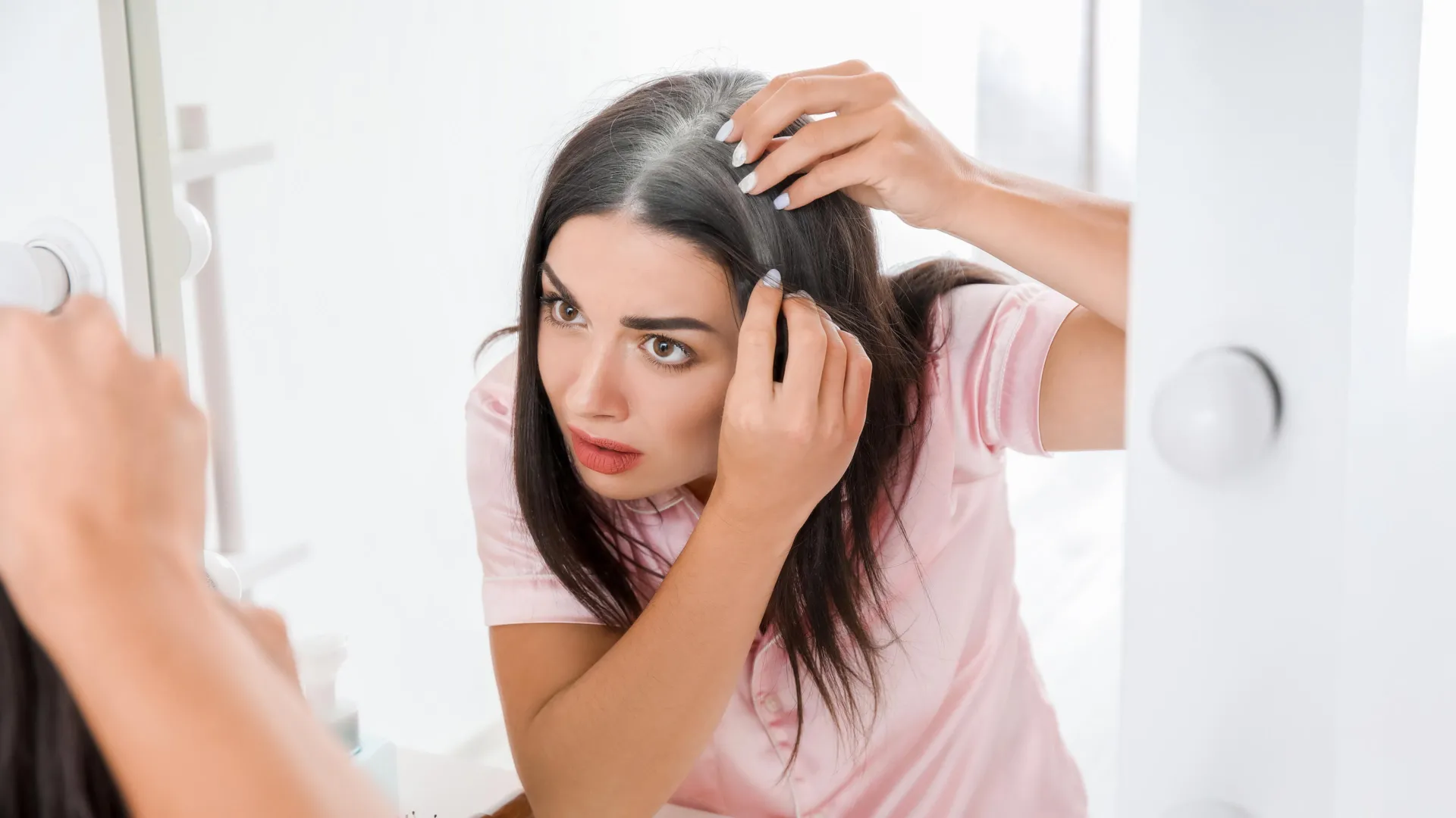 과학자들이 흰머리와 암 사이의 놀라운 연관성을 발견했습니다.